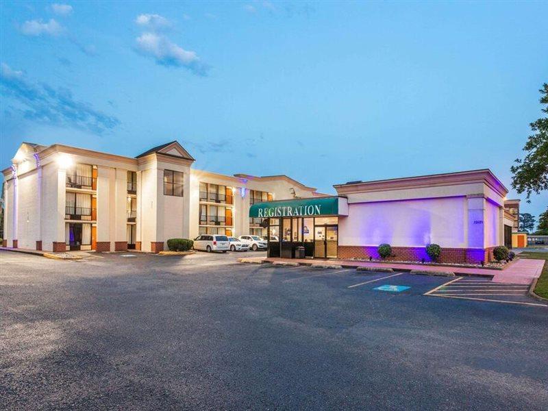 Days Inn By Wyndham Hampton Near Coliseum Convention Center Exterior foto