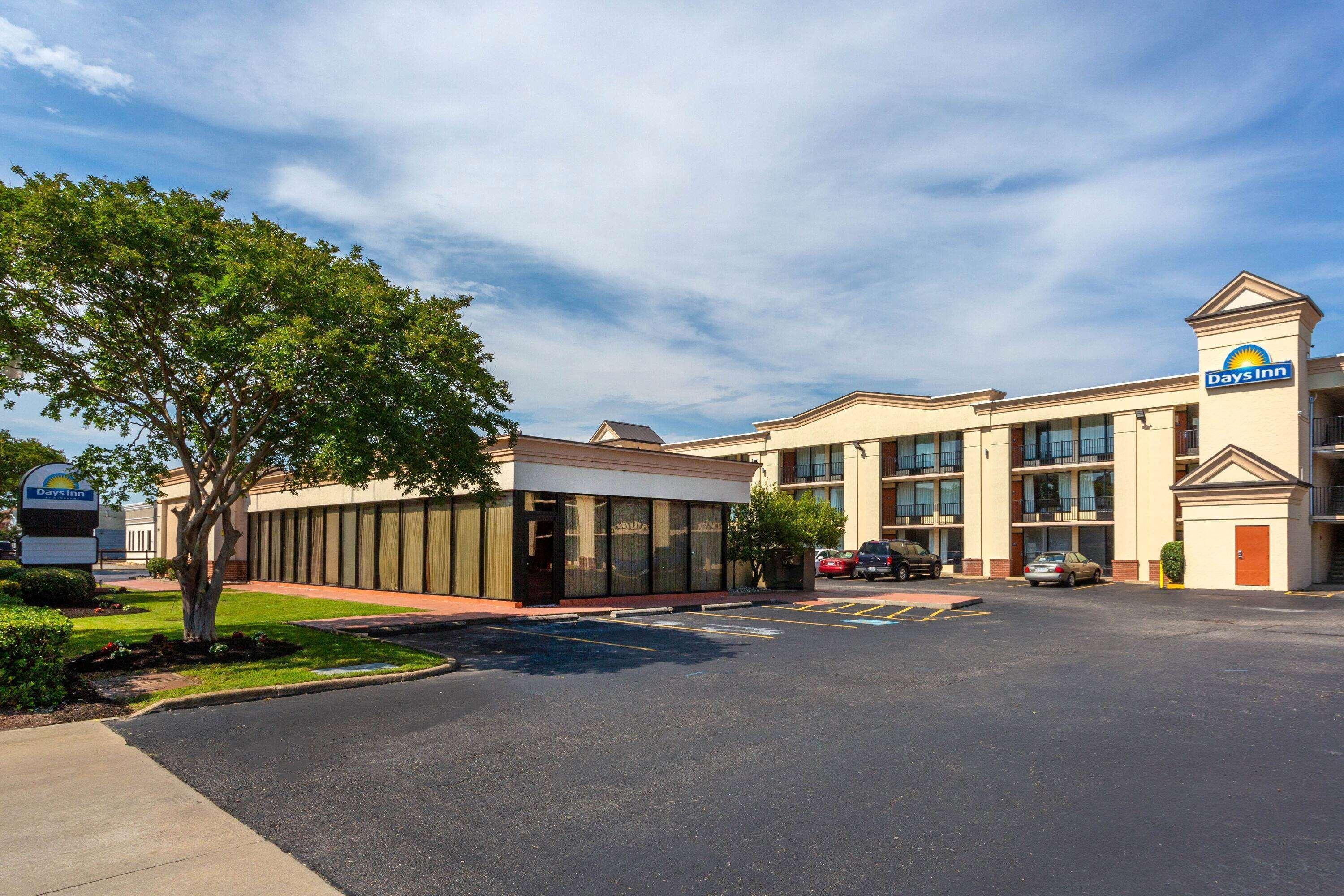 Days Inn By Wyndham Hampton Near Coliseum Convention Center Exterior foto